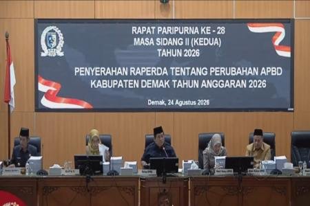 DPRD DEMAK TERIMA PENYERAHAN R