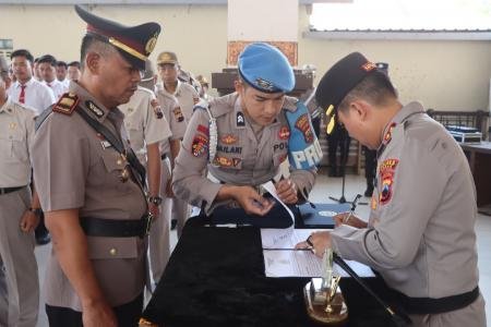ROTASI ENAM PEJABAT POLRES DEMAK, 