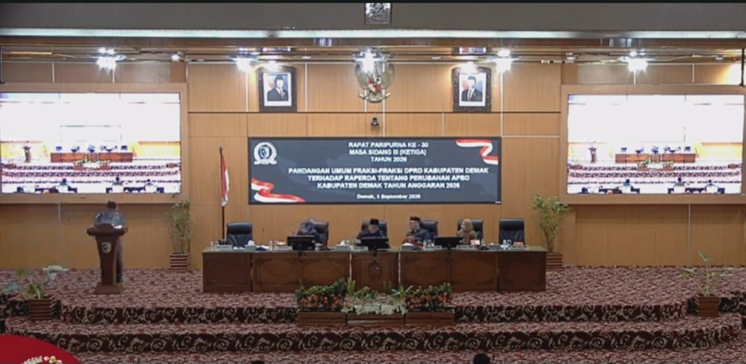 DPRD DEMAK GELAR RAPAT PARIPURNA KE-30, BAHAS PANDANGAN UMUM FRAKSI TERHADAP PERUBAHAN APBD 2026  DE