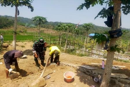 Babinsa Wanogara Wetan dan War