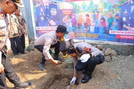Atasi Kendala Air Polres Kendal Bangun