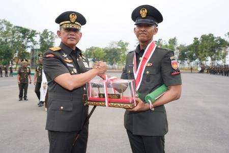 839 Prajurit TNI AD Resmi Dilantik Pangdam IVDiponegoro Tutup Dikmata 