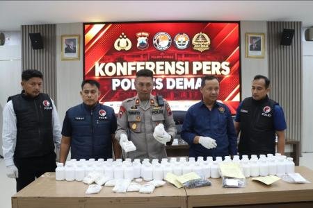 Polres Demak Ungkap 8 Kasus Narkoba Sita 74000 Pil