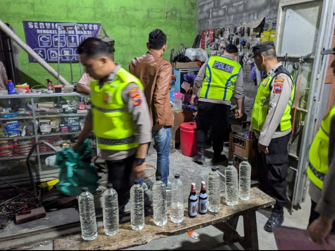  Tindak Lanjuti Aduan Warga, Polsek Karanganyar Gencarkan Razia Miras