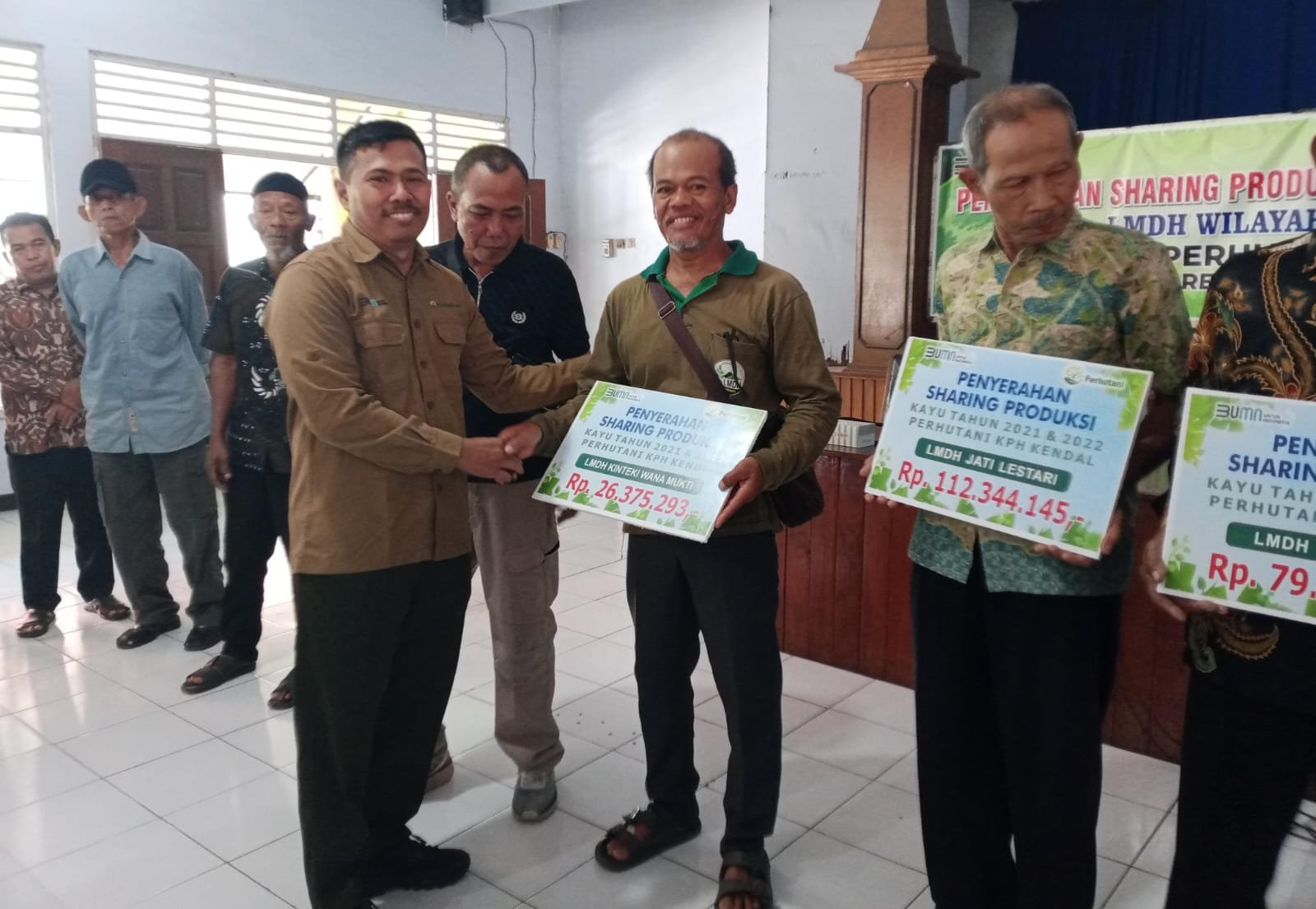 Perhutani Kendal Kucurkan Sharing Produksi Rp1,5 Miliar, LMDH Didorong Mandiri dan Jaga Kelestarian