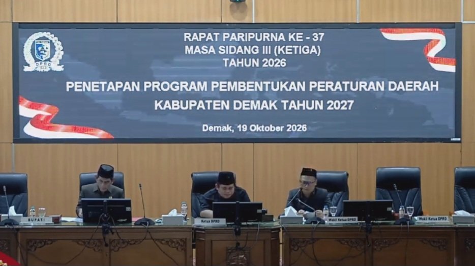 DPRD DEMAK GELAR RAPAT PARIPURNA KE-36, 37, DAN 38, TETAPKAN PERUBAHAN PROPEMPERDA 2026 DAN PROPEMPE