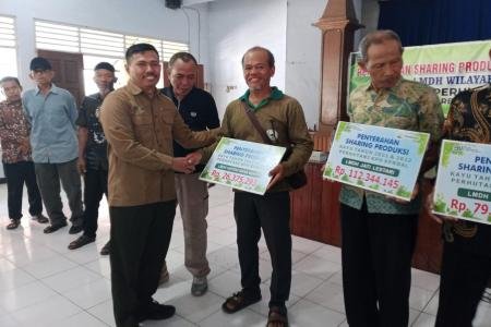 Perhutani Kendal Kucurkan Sharing Produksi Rp15 Miliar LMDH Didorong M