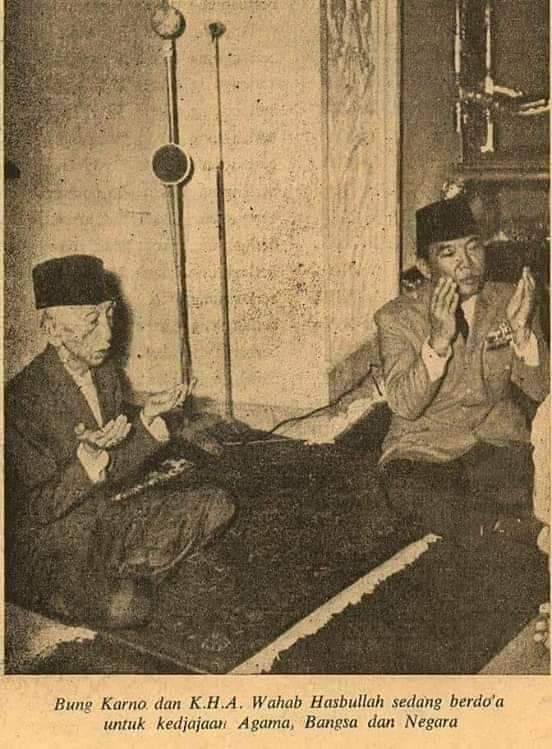 Bung Karno Dan Kyai Wahab Dengan Kitab Fathul Qarib