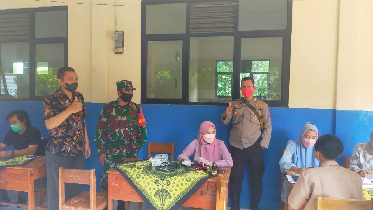 Polsek Cilograng Polres Lebak Gelar Vaksinasi Covid 19 Di Smp N 4 Cilo