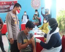 Wakapolda Banten Cek Vaksinasi Di Majelis Baitul Harokah Kab Lebak