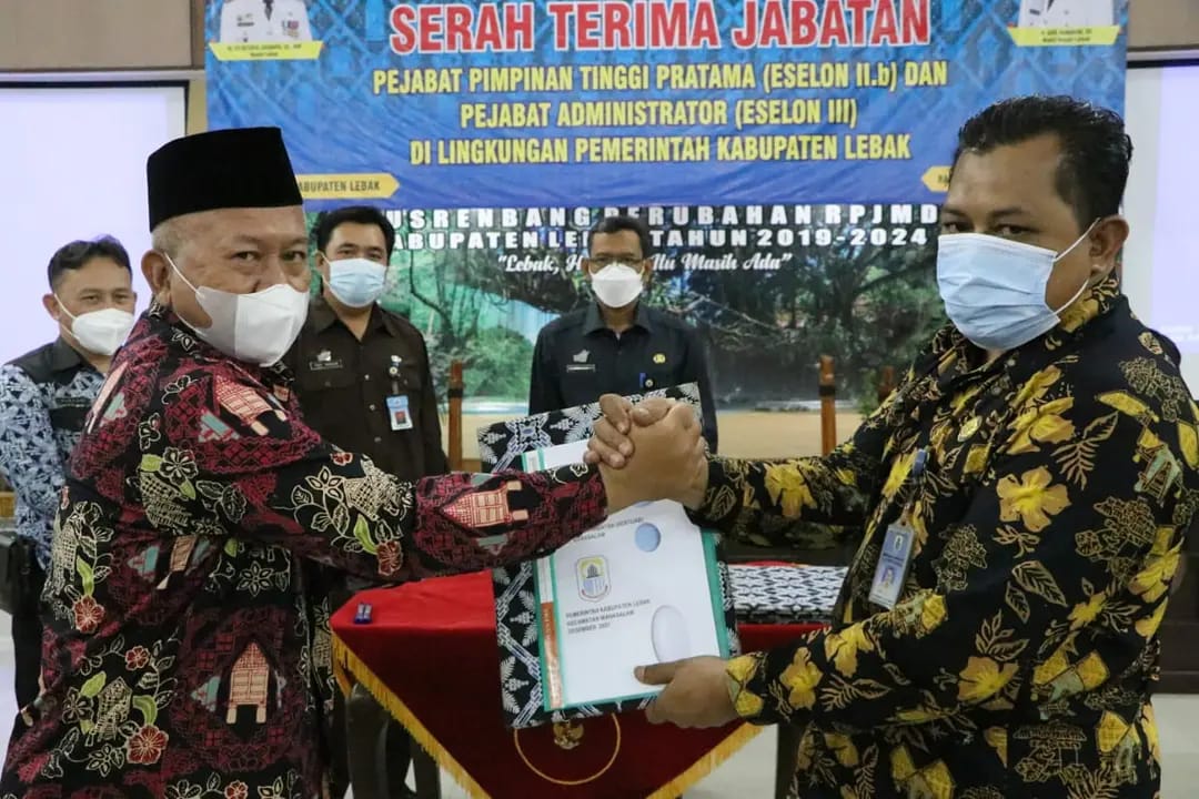 Sertijab Pejabat Eselon Ii.b Dan Camat, Sekda Pesan Tingkatkan Produkt