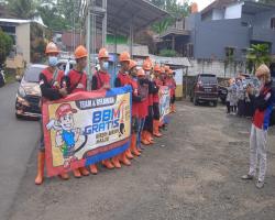 Pemerintah Desa Tunjungmuli Bersama Yayasan Nurul Janah Bagibagi BBM G