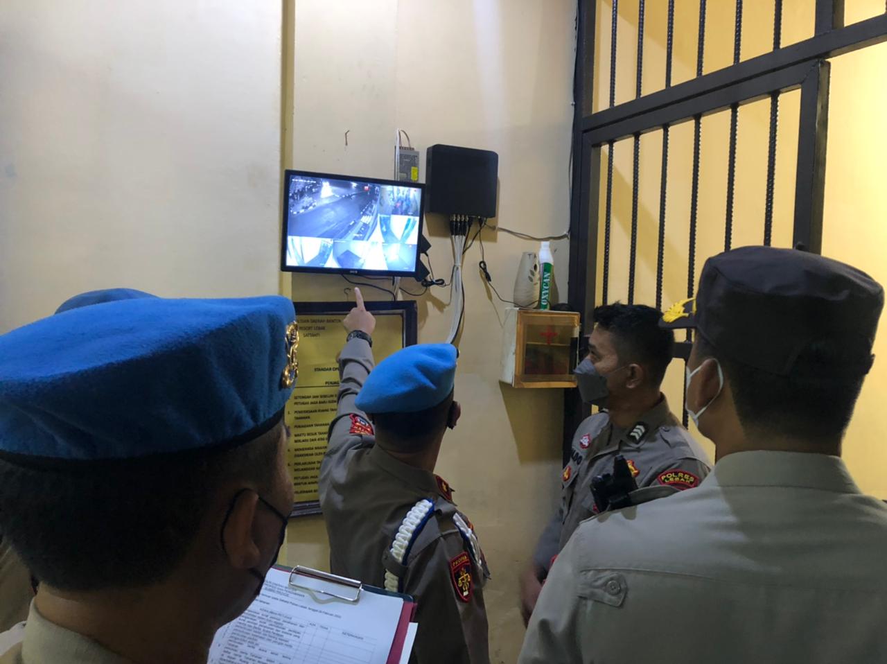 Pastikan Tahanan Aman, Bid Propam Polda Banten Cek Rutan Polres Lebak