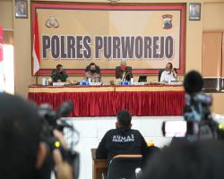 Gelar Konferensi Pers Kapolda dan Gubernur Jateng Luruskan Isu Masalah