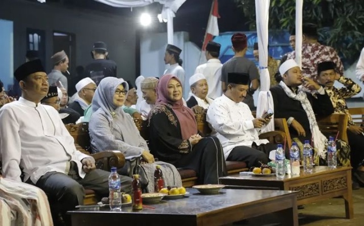 Bupati Pandeglang Hadiri Isra Mi'raj Di Kampung Cigadung Kecamatan Kar