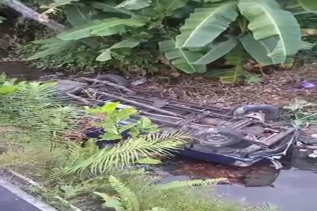 Mobil Masuk Sungai Di Babakan Karna Rem Blong