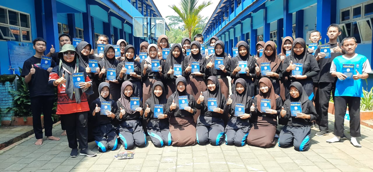Buku Karya Siswa Ber isbn Kembali Diluncurkan Di Smkn 1 Kaligondang