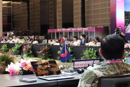 AMANKAN PERTEMUAN MENTRI EKONOMI ASEAN AEM  POLISI AMANKAN MENU MAKANA