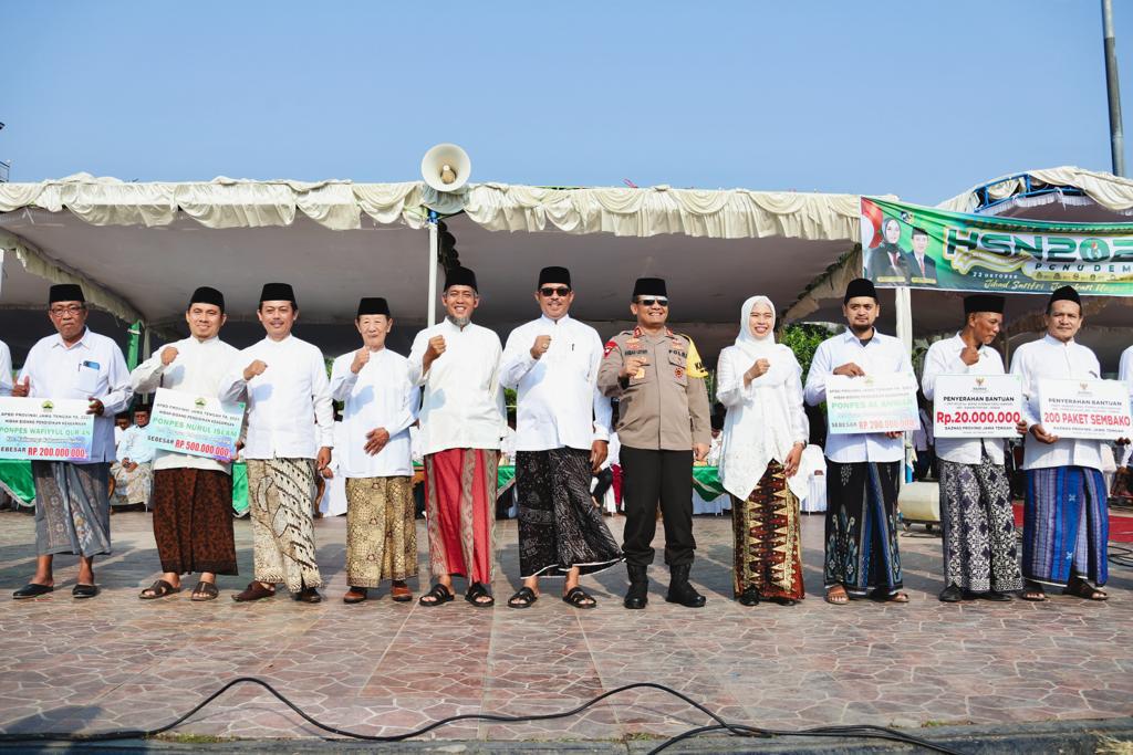 Hari Santri Nasional Kapolres Demak Ajak Santri Jaga Nkri