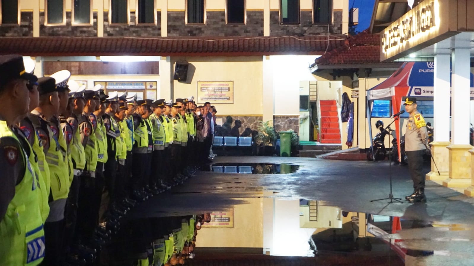 Polres Purbaiingga Amankan Jalur Kunjungan Presiden Ri Dari Banyumas K