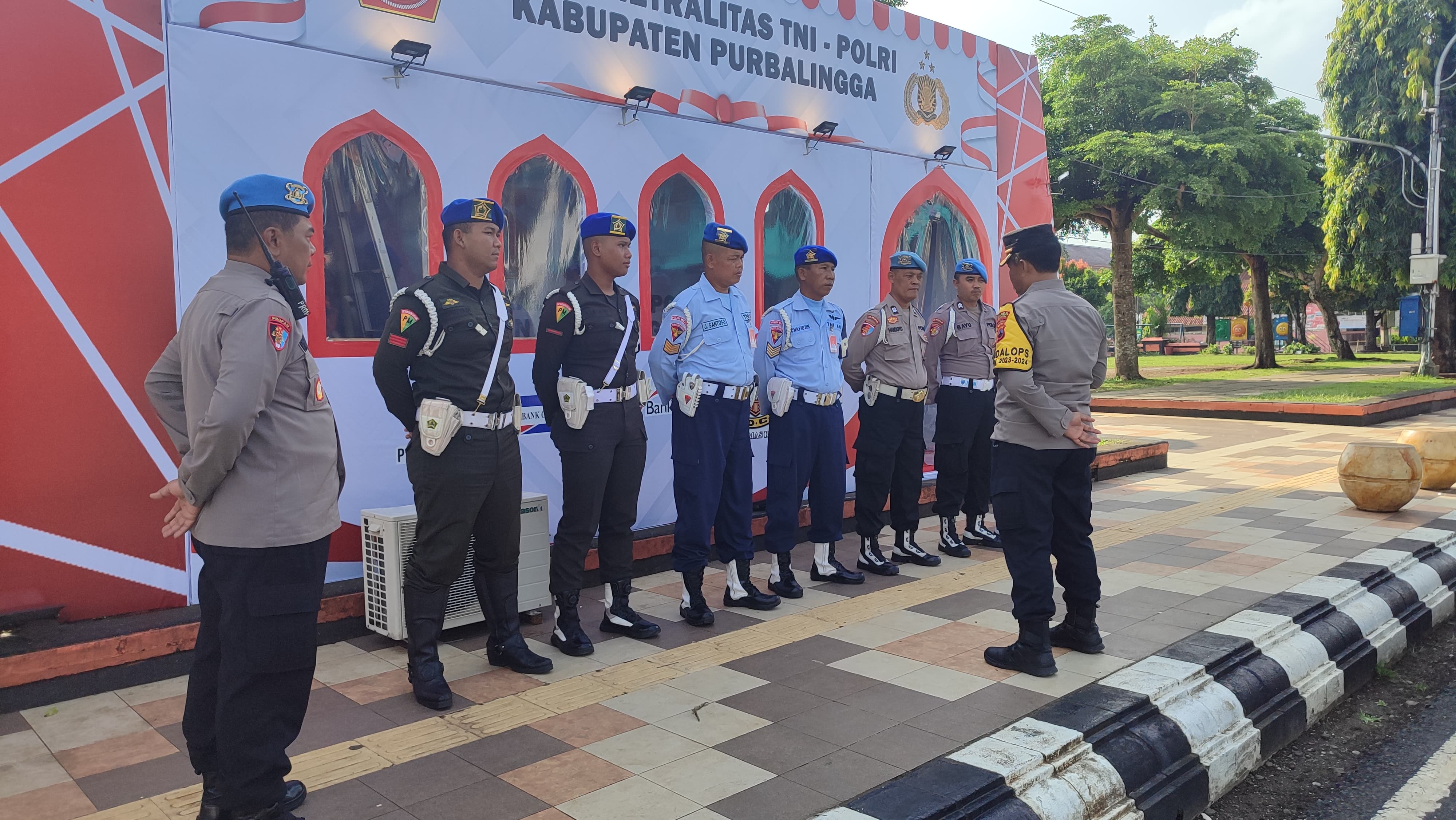 Gencarnya Isu Isu Politik Posko Netralitas Tni Polri Didirikan Di Kab