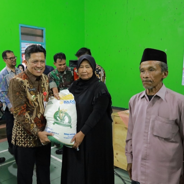 Bupati Wonosobo Kembali Salurkan Bantuan Pangan