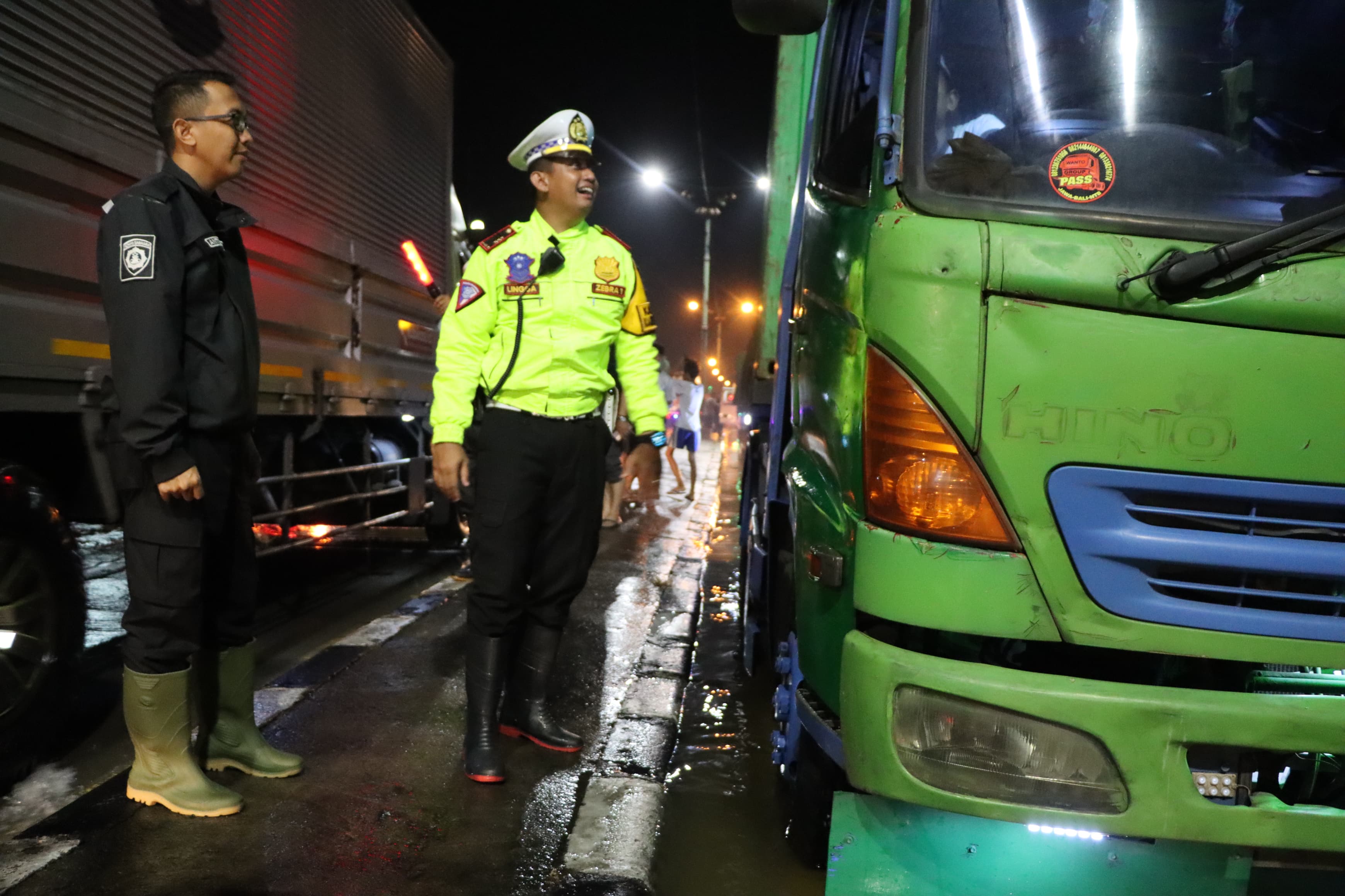 Macet 13 Kilometer Satlantas Polres Demak Lakukan Rekayasa Lalulintas