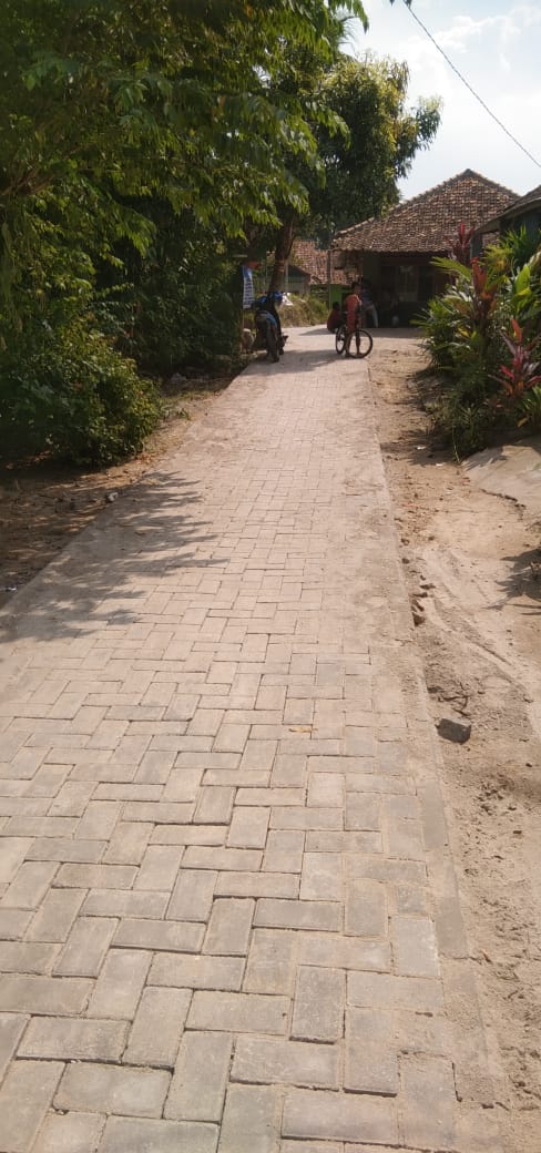 Pembangunan Jalan Paving Blok, Telah Terlaksana Di Kp, Lebak Koneng De