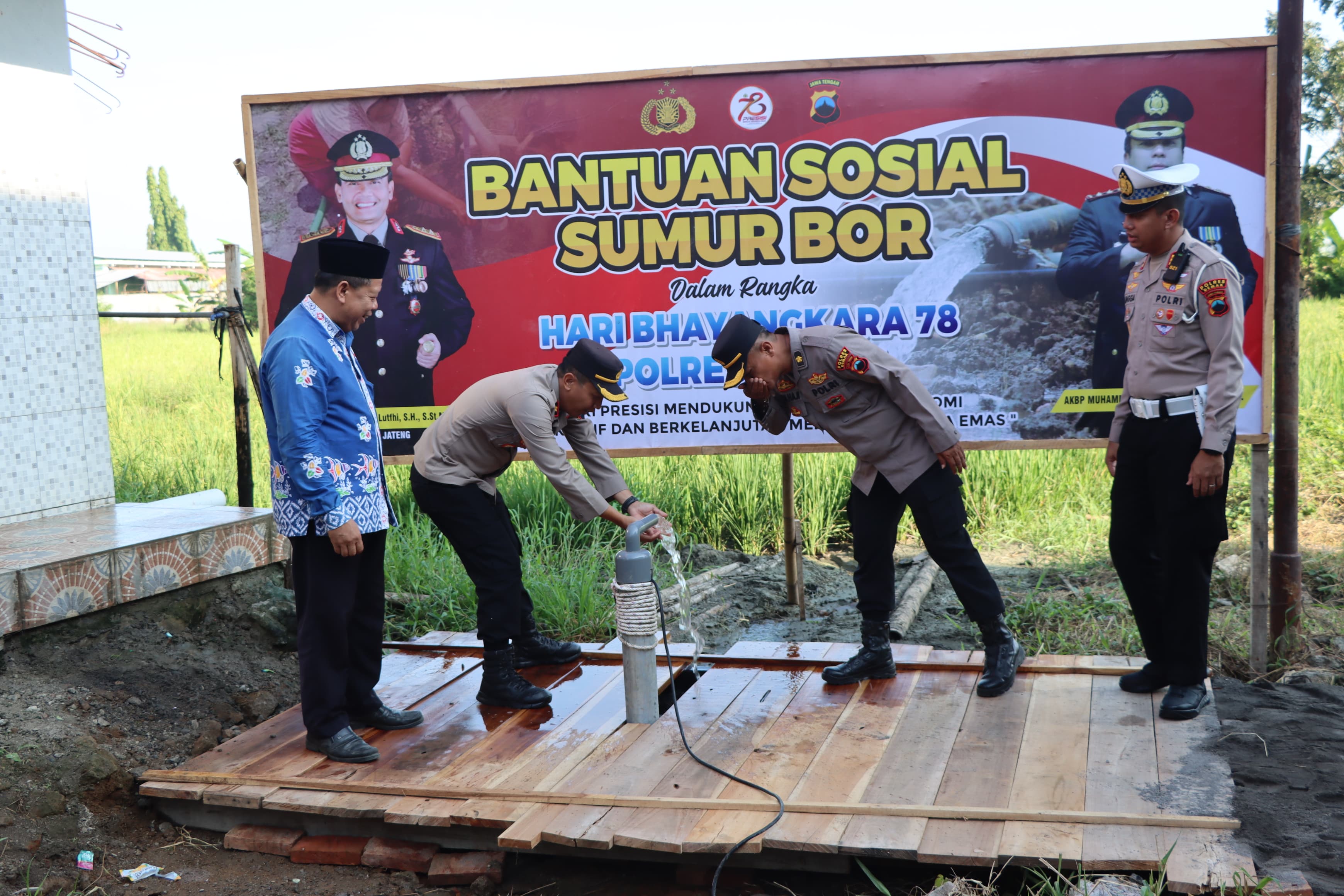 Polres Demak Serahkan Sumur Bur Ponpes Sunan Kalijaga