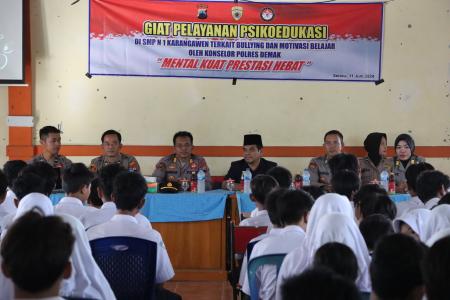 POLRES DEMAK GELAR SOSIALISASI ANTI BULLYING DI SMP 1 KARANGAWEN 