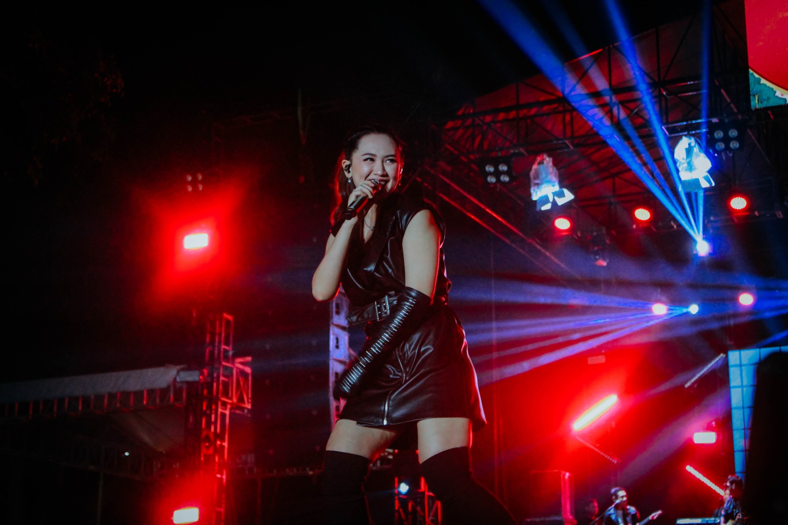Konser Musik Happy Asmara Meriahkan Puncak Hari Jadike 199 Kabupaten W