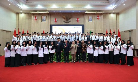 Pj Gubernur Banten Al Muktabar Lantik 72 Kepala Sekolah Dan 1 Pengawas