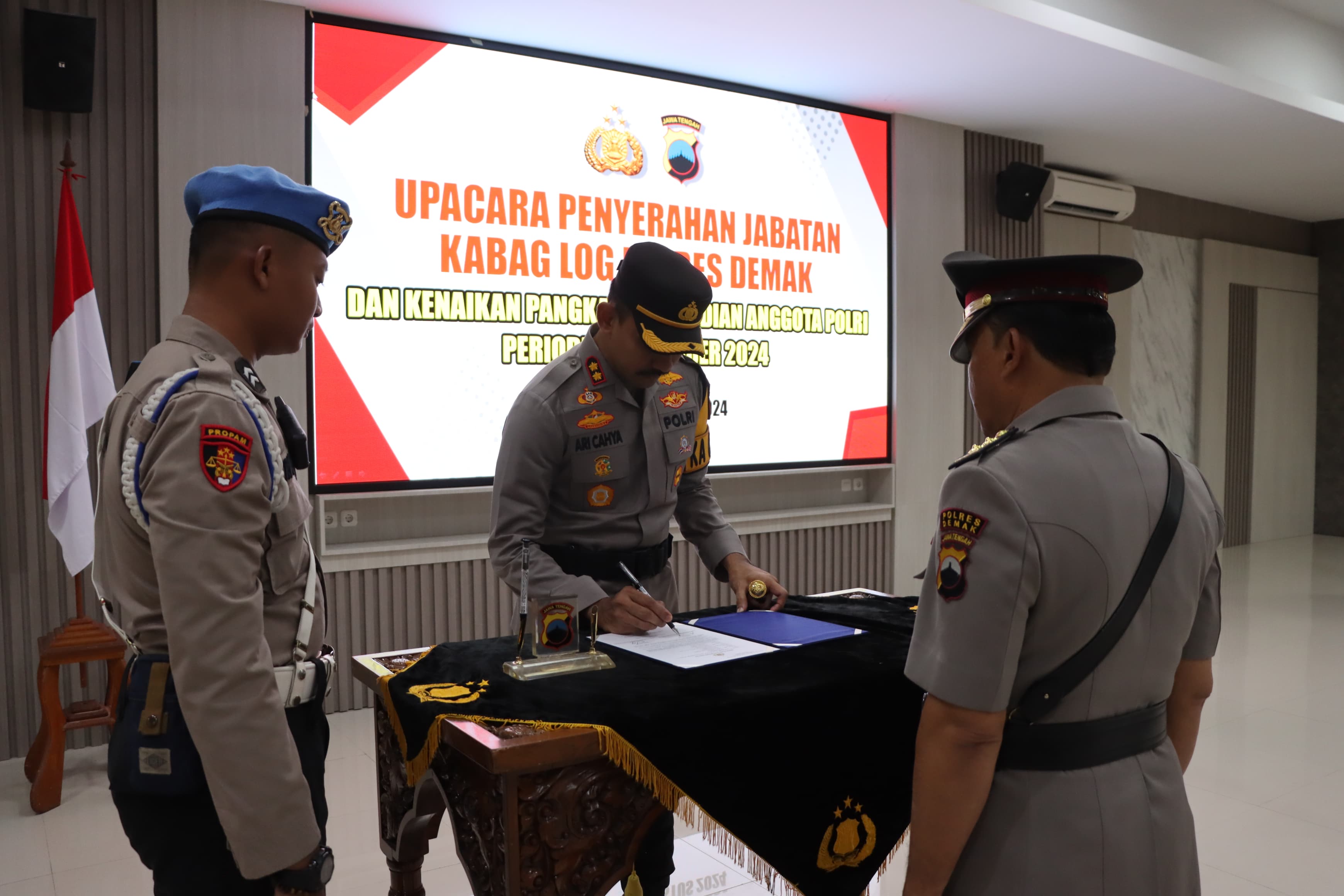 Purna Tugas Jabatan Kabaglog Diserahkan Kapolres Demak