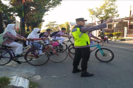 WUJUTKAN POLRI HADIR DITENGAH MASYARAKAT 