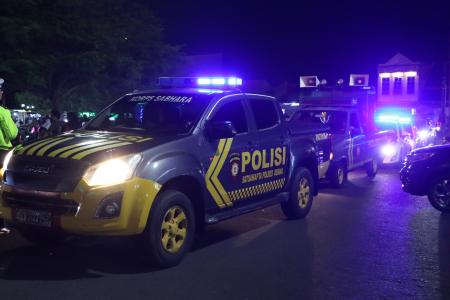 T N I POLRI DAN SATPOL P P LAKUKAN PATROLI  SKALA JELANG PILKADA 2024