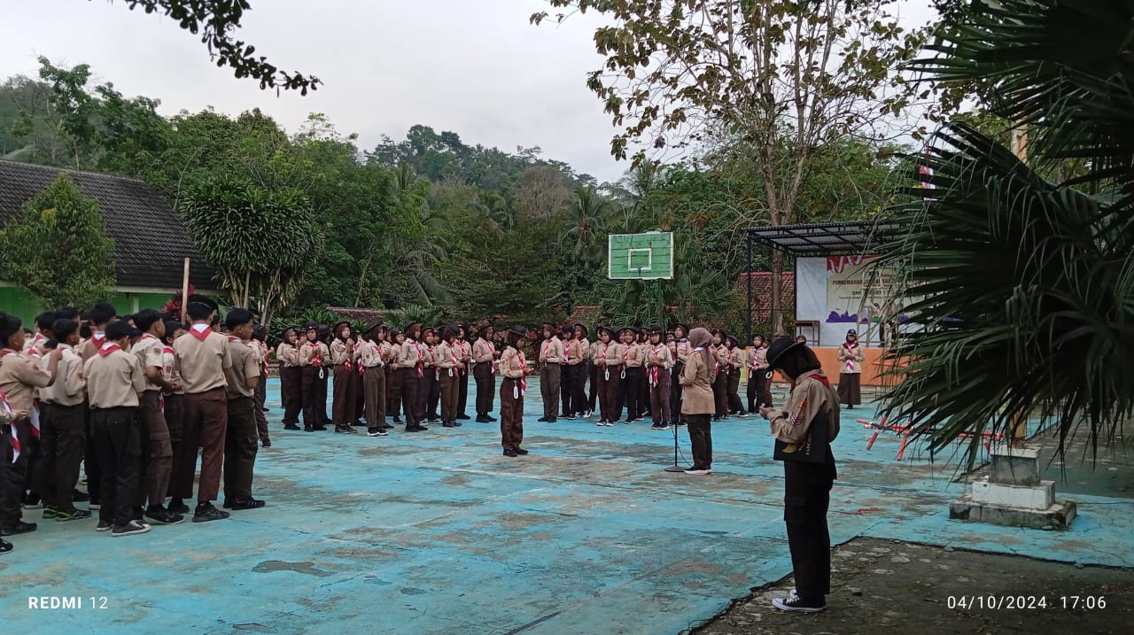 Perkemahan Jum'at Sabtu Smp Negeri 3 Karangmoncol