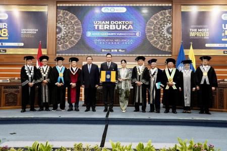 Laksanakan Ujian Doktor Terbuka Menteri AHY Lulus dengan Predikat Cuml