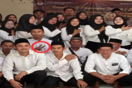 Oknum Anggota KPPS Desa Surianeun Diduga Tidak Netral Kampanyaken Sala