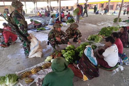ROSITA HABEMA BANTU EKONOMI WARGA JENGGERPAGA 