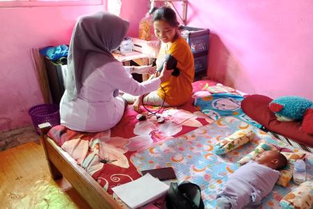 Bersama kader  ibu hamil aman dengan PEDANG LAYAR pendampingan kunjung