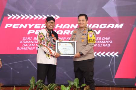 Inisiator Ketahanan Pangan Kapolres AKBP Henri Noveri Santoso Terima P