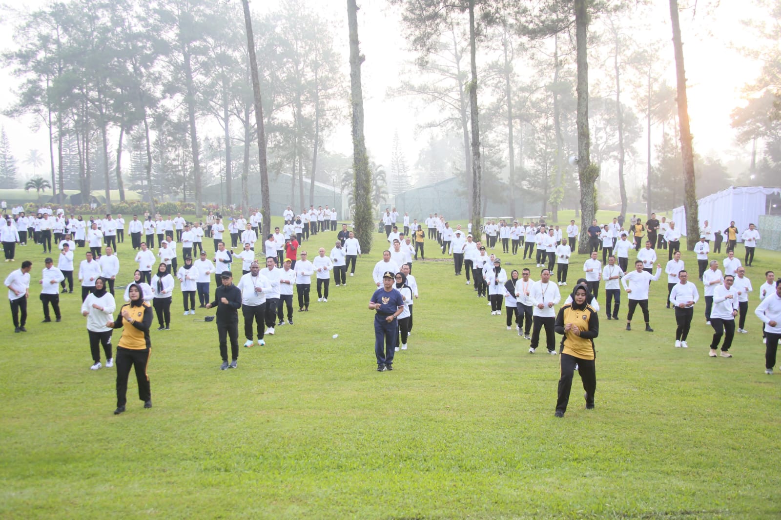 Kepala Daerah Antusias Ikuti Senam Pagi Pada Hari Kedua Retreat Pembek
