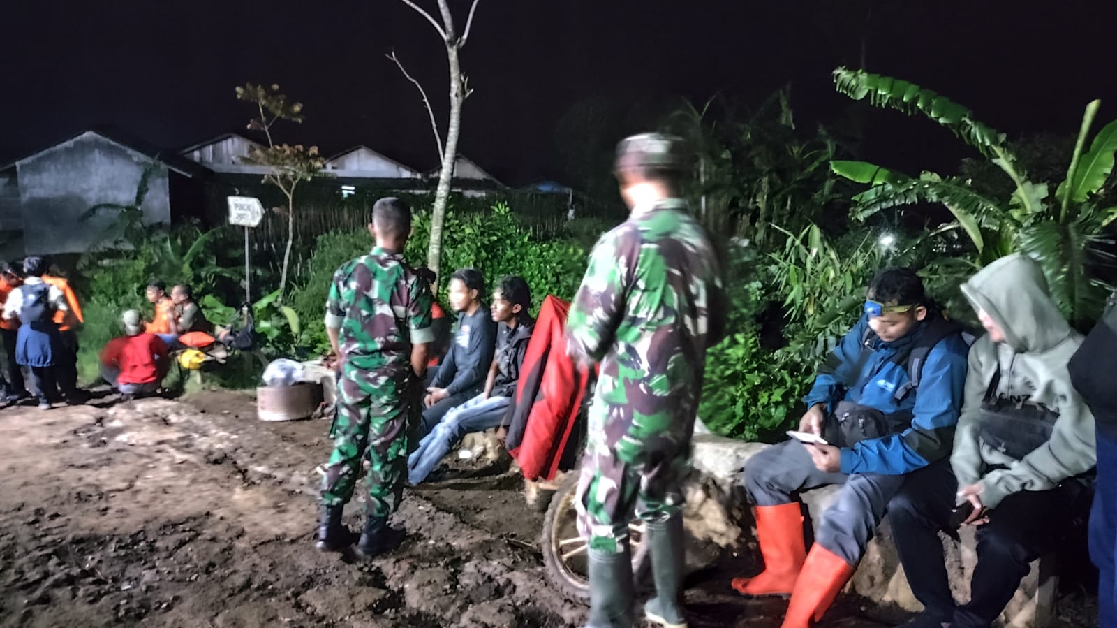 Kejar Travel Pendaki Dari Jakarta Jatuh Ke Jurang Di Puncak Gunung Sla