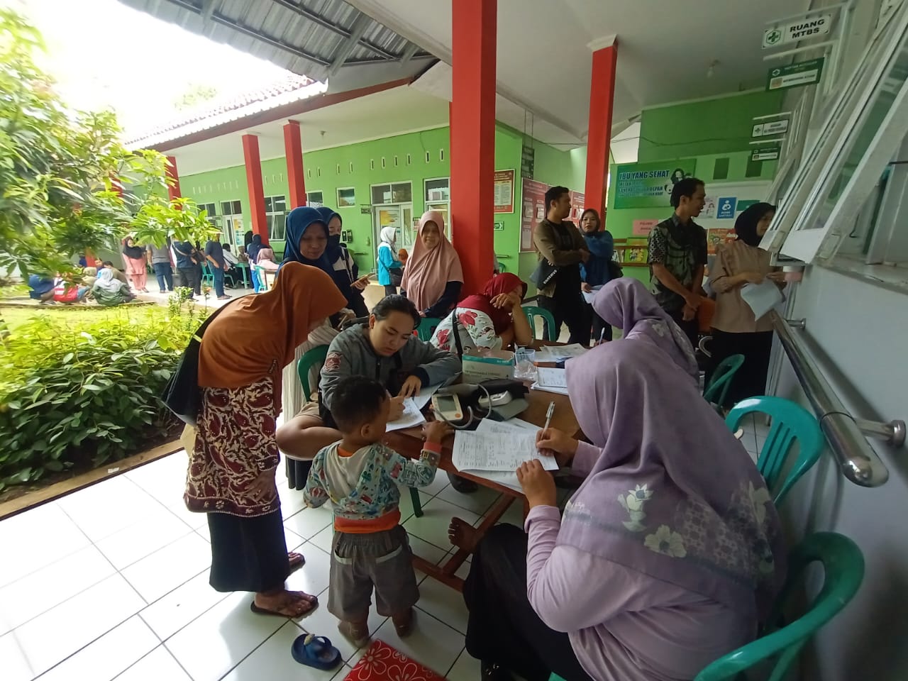 Dalam Rangka Harlah Muslimat Nu, Balai Kb Kalimanah Dan Puskesmas Kali