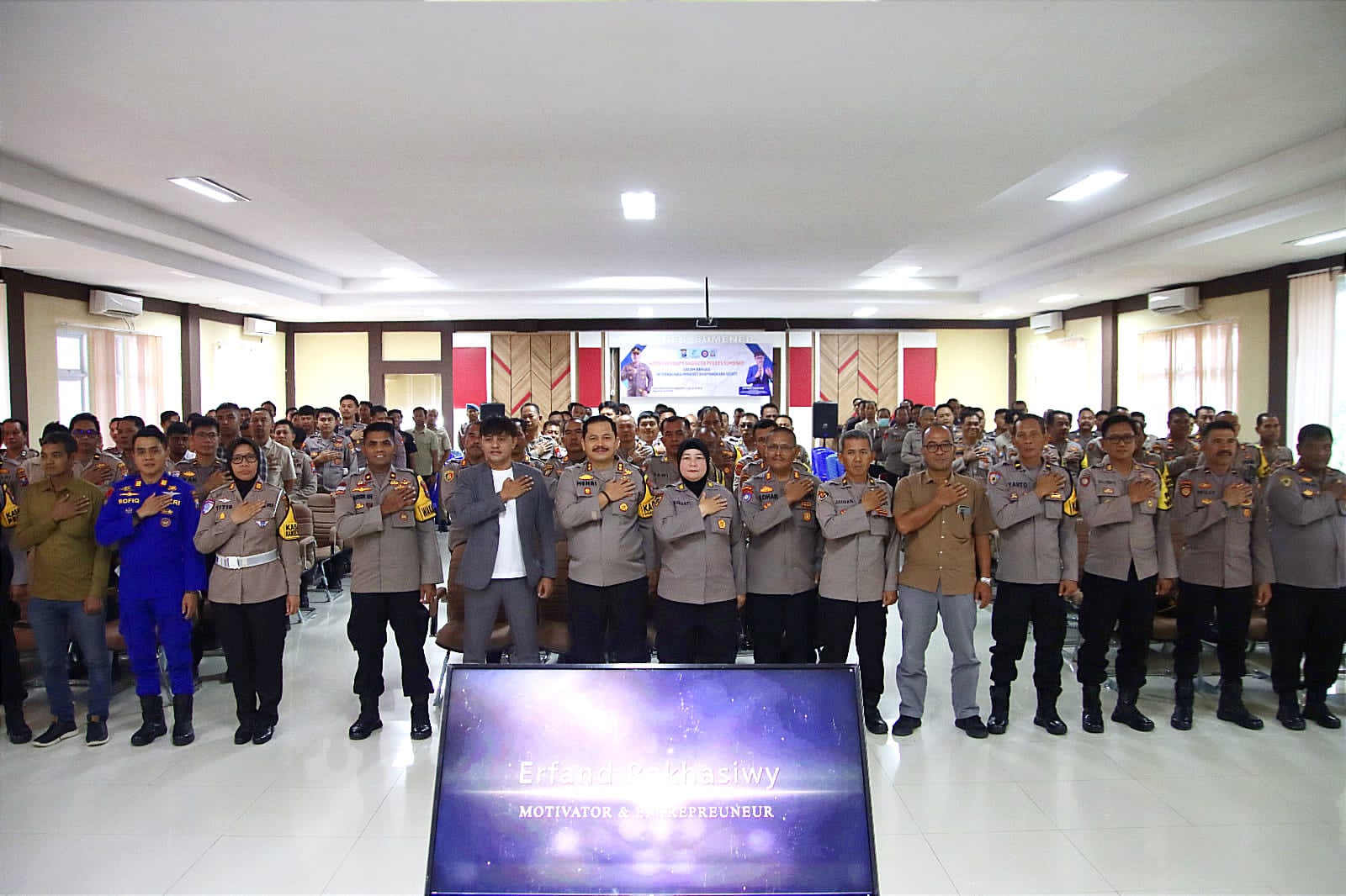 Polres Sumenep Gelar Hypnotherapi Untuk Internalisasi Mindset Bhayangk