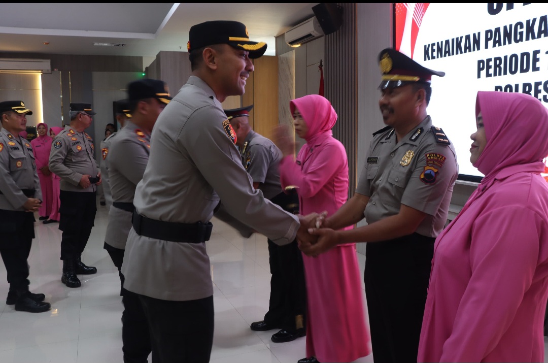 Wujud Penghargaan Atas Pengabdian, Polres Demak Gelar Upacara Kenaikan
