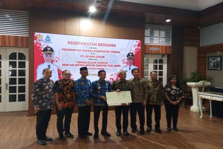 Pemkab Kendal Buat Terobosan MOU dengan Semen Gresik Olah Sampah Siste