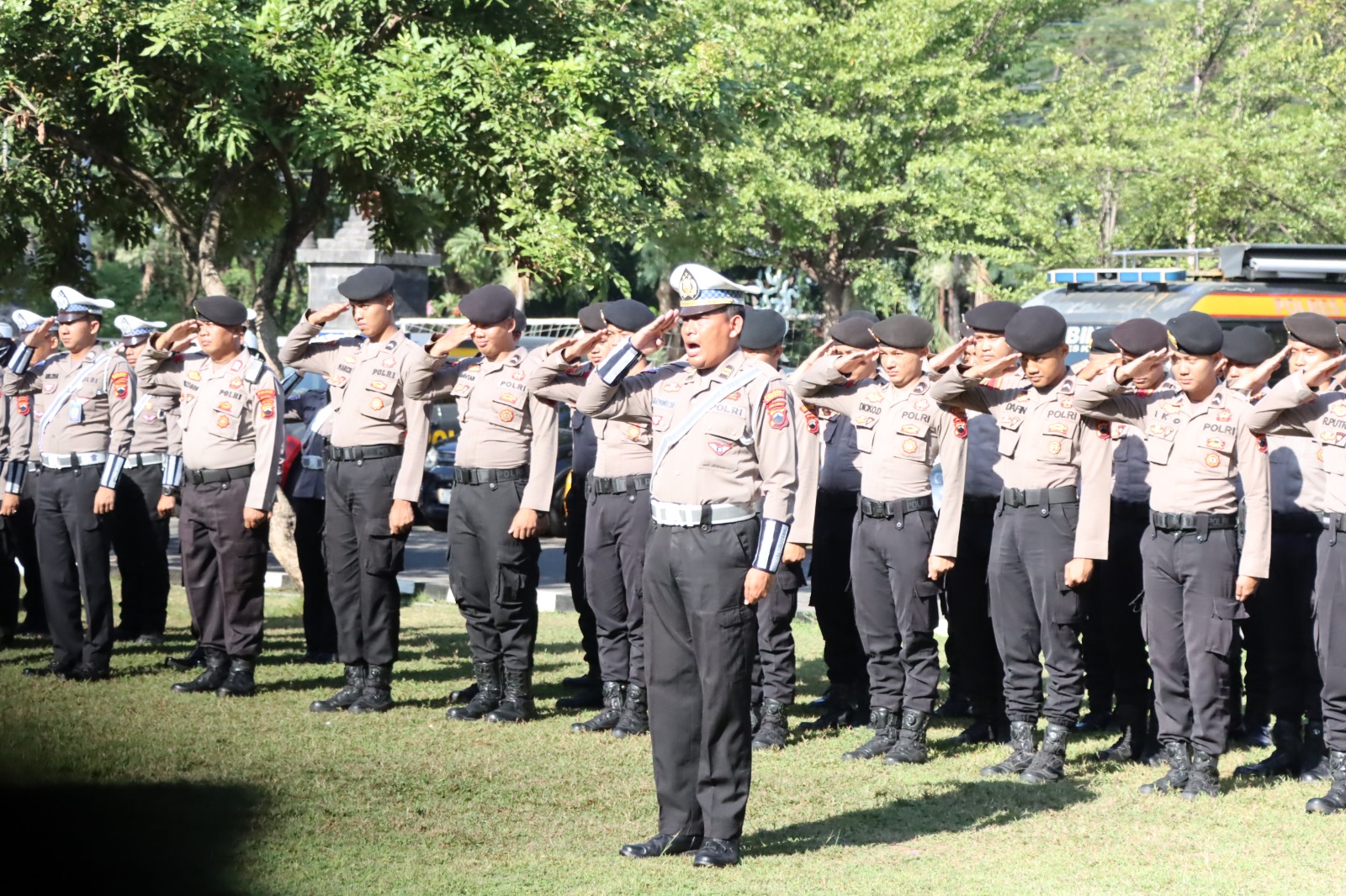 Polres Kendal Upacara Naik Pangkat Pengabdian Dua Anggota Polri: Jalan