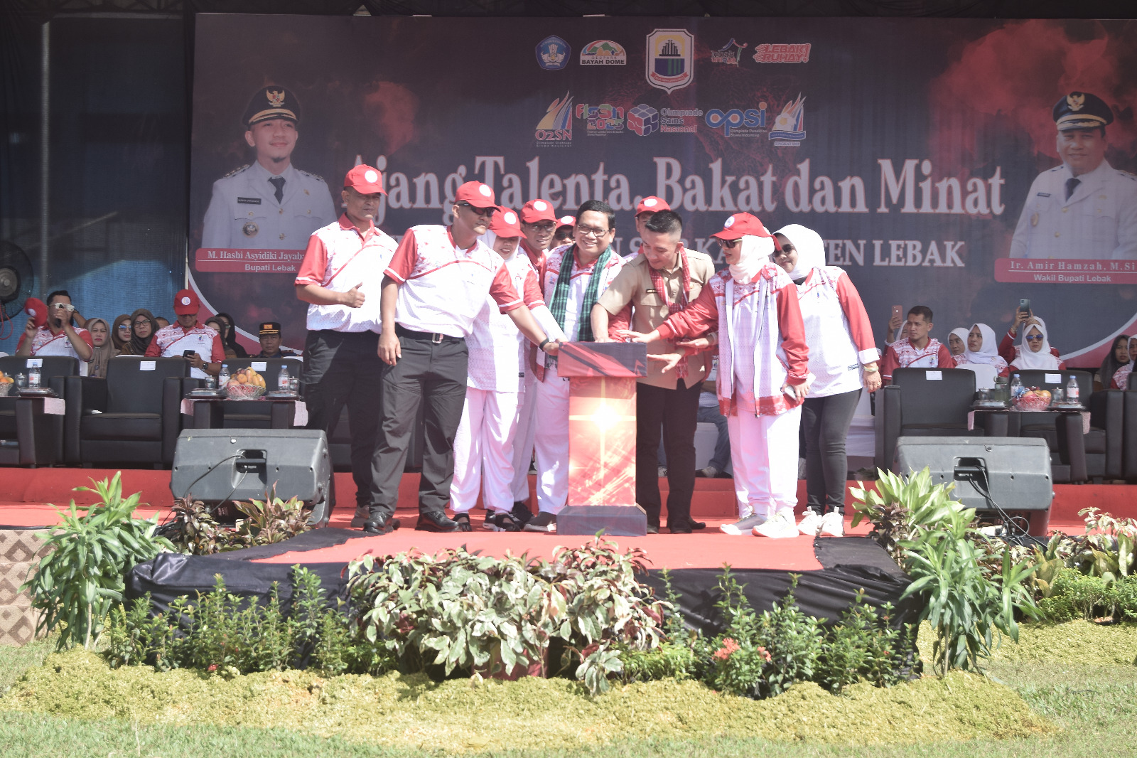 Bupati Lebak Membuka Kegiatan Olimpiade Olahraga Siswa Nasional (o2sn)