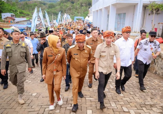 Gubernur Banten Andra Soni Resmikan Rsud Cilograng, Beri Nama Uwes Qor